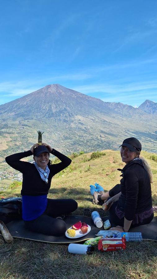Family Rinjani Bungalow Sajang Экстерьер фото