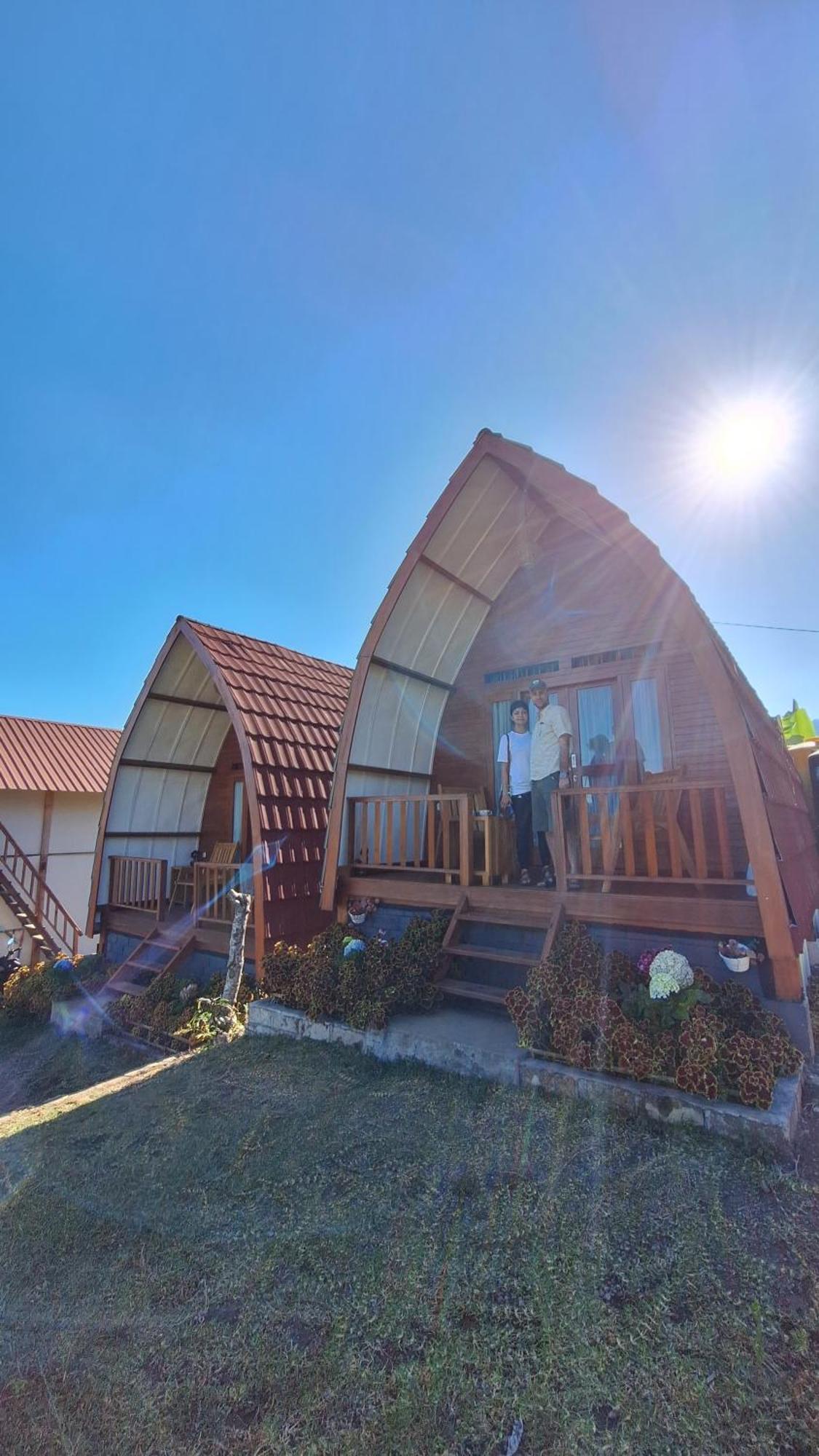 Family Rinjani Bungalow Sajang Экстерьер фото