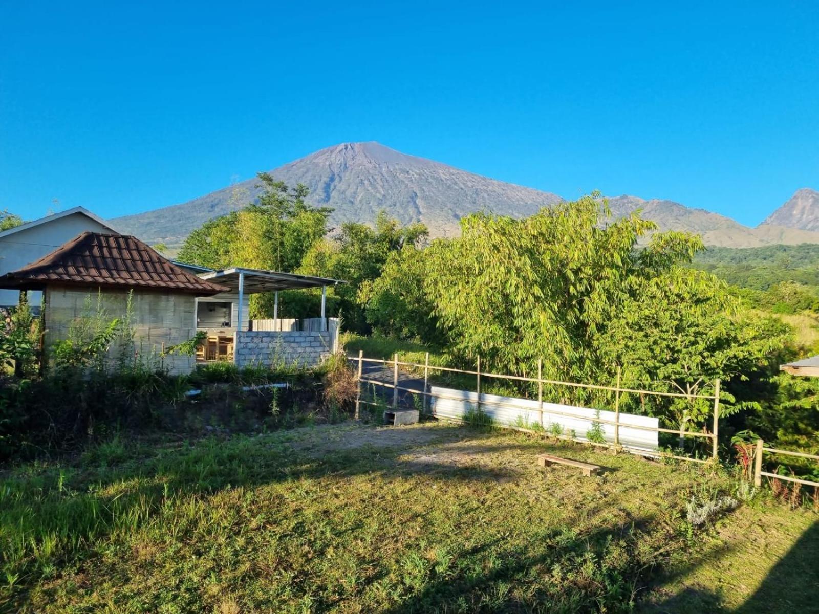 Family Rinjani Bungalow Sajang Экстерьер фото